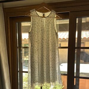 Elegant White Sleeveless Dress